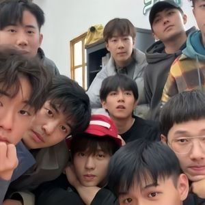 麦晓雯的胸罩是什么颜色的
