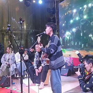 麦晓雯的胸罩是什么颜色的
