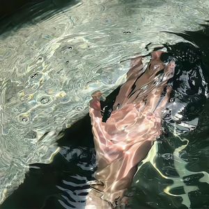 麦晓雯的胸罩是什么颜色的
